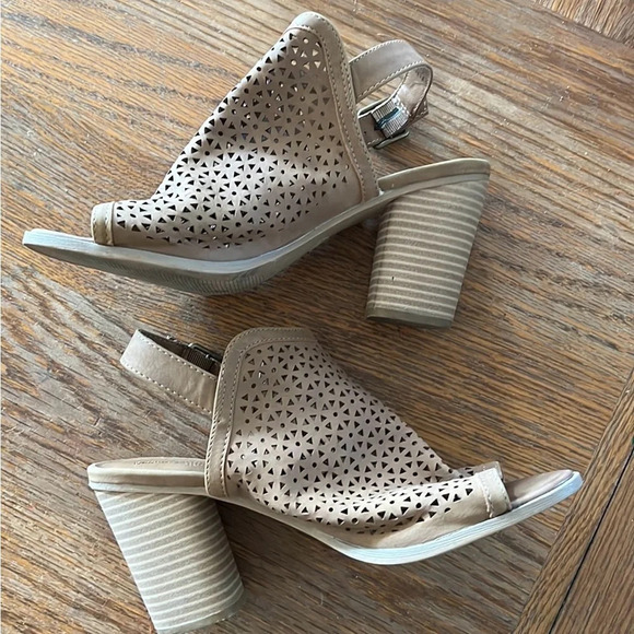 Universal Thread Women's Cognac/Milliana Cut-Out Slingback Pumps -SZ 9 - Picture 3 of 5